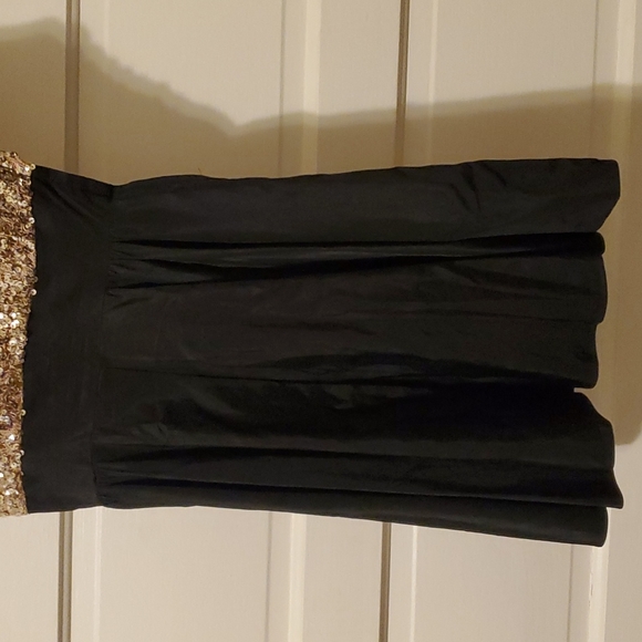 CLOSET CLOSING 7/31 Gold and Black Violet Chachki Dress - Picture 5 of 14